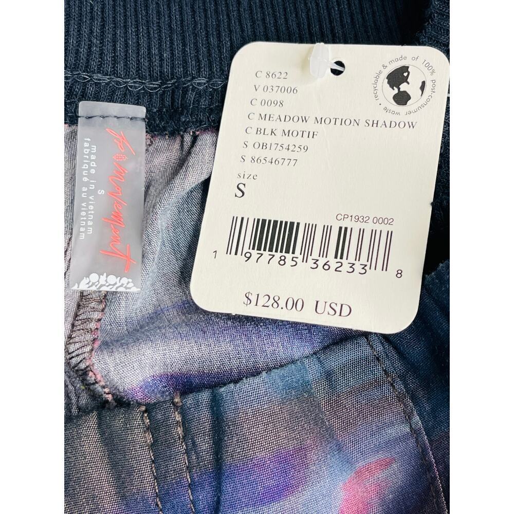 Free People Movement women's Mesmerize Me Printed Pants S NWT Cargo Relaxed - Picture 4 of 9